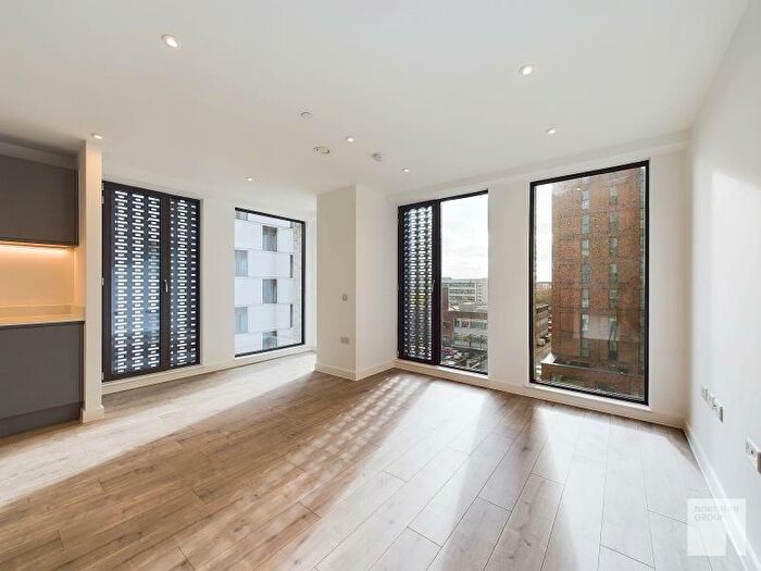 2 Bedroom Apartment To Rent In Victoria House, M4