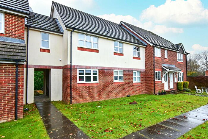 2 Bedroom Maisonette For Sale In Derwent Close, Amersham, HP7