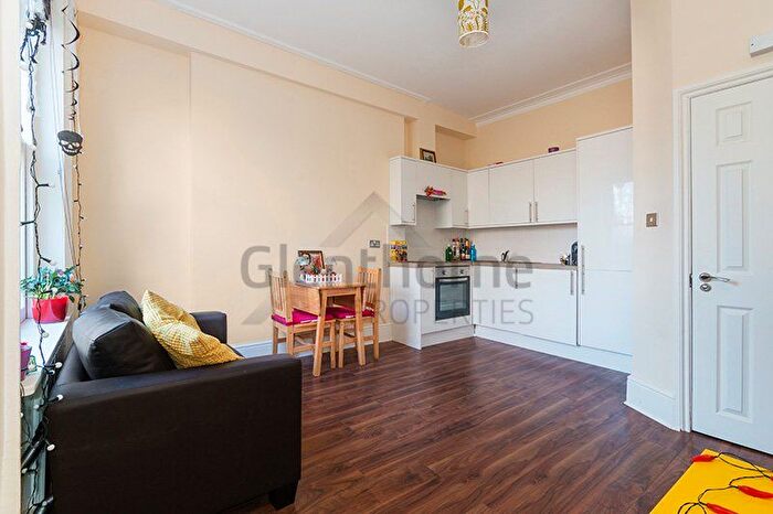 1 Bedroom Flat To Rent In Holland Road, West Kensington, London, W14