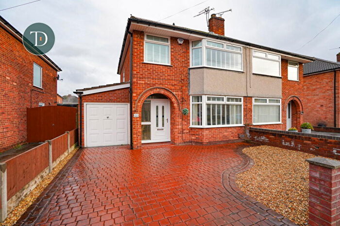 3 Bedroom Semi-Detached House For Sale In Walnut Grove, Whitby, Cheshire, CH66