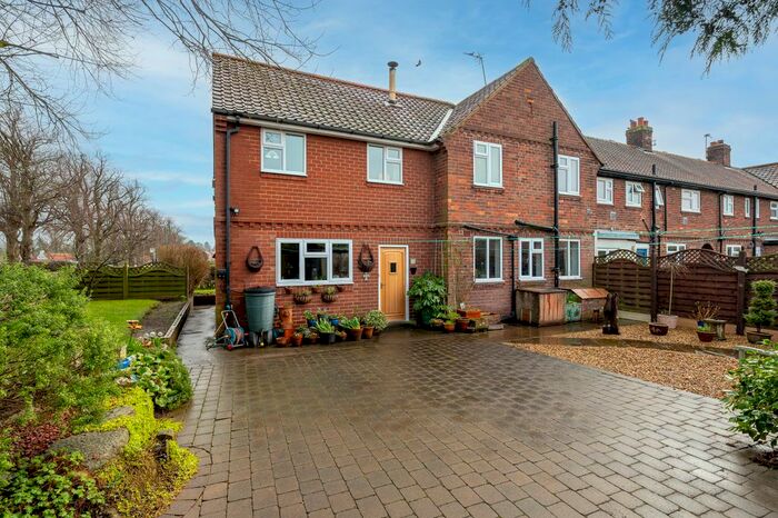 4 Bedroom End Of Terrace House For Sale In Branton Lane, Great Ouseburn, York, YO26