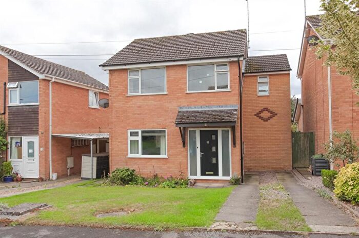 4 Bedroom Detached House For Sale In Longburges, Middleton Cheney, Banbury, OX17