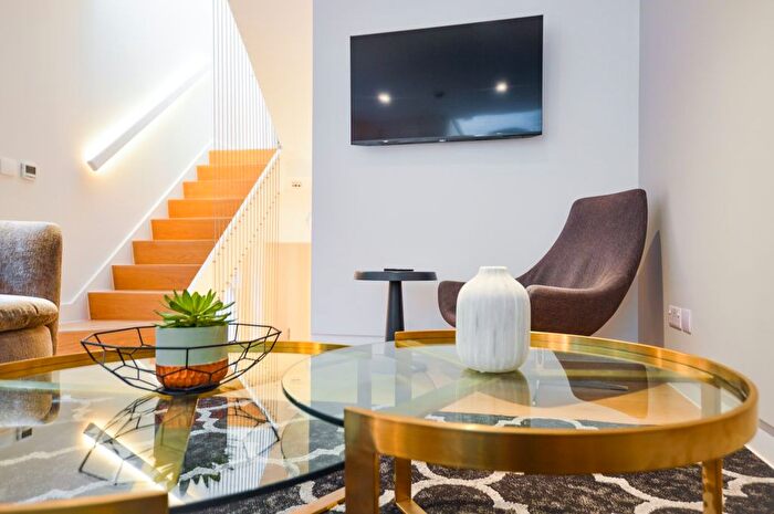 3 Bedroom Mews To Rent In Greek Street, London, W1D