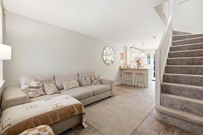 2 Bedroom Cottage For Sale In Crown Road, Billericay, CM11