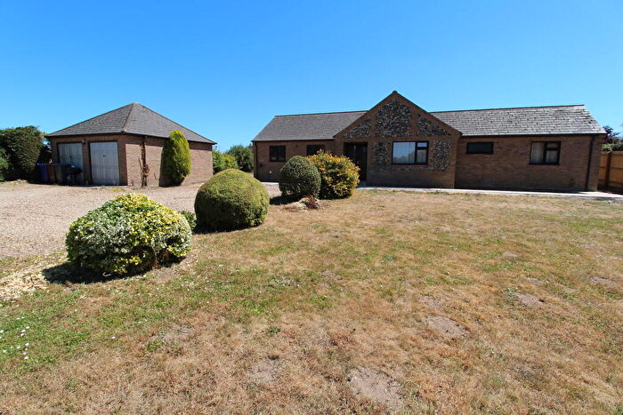 3 Bedroom Detached Bungalow To Rent In St. Johns Street, Beck Row, IP28