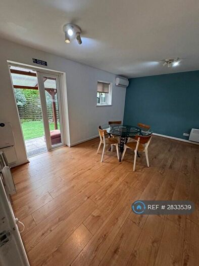 2 Bedroom Terraced House To Rent In Athol Square, London, E14