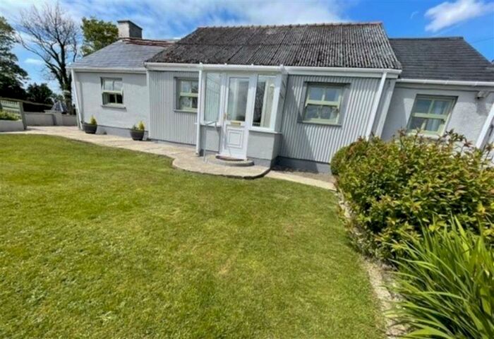 4 Bedroom Detached Bungalow For Sale In Clynderwen, Pembrokeshire, SA66