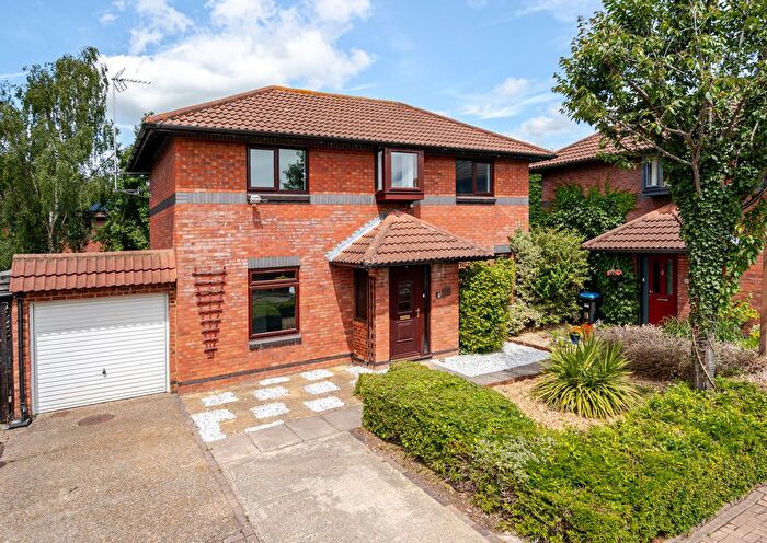 4 Bedroom Detached House For Sale In Bentall Close, Willen, Milton Keynes, MK15
