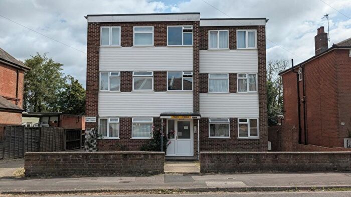 2 Bedroom Flat To Rent In Surrey Court, Richmond Road, Southampton, City Of Southampton, SO15