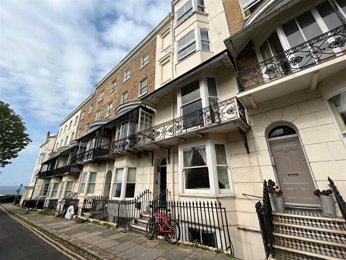 1 Bedroom Apartment To Rent In Marine Square, Brighton, BN2