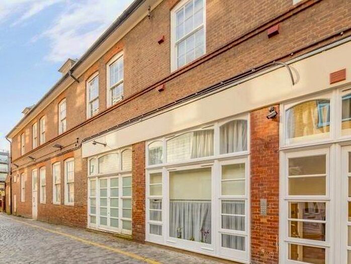 Studio To Rent In Drakes Courtyard, Kilburn High Road, Brondesbury Park, NW6