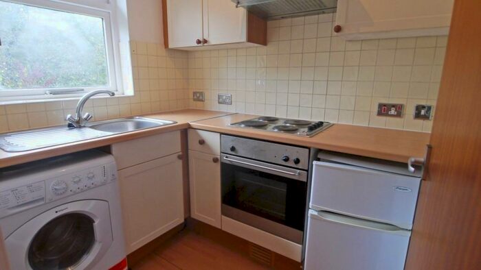 1 Bedroom Flat To Rent In Gorringes Brook, Horsham, RH12