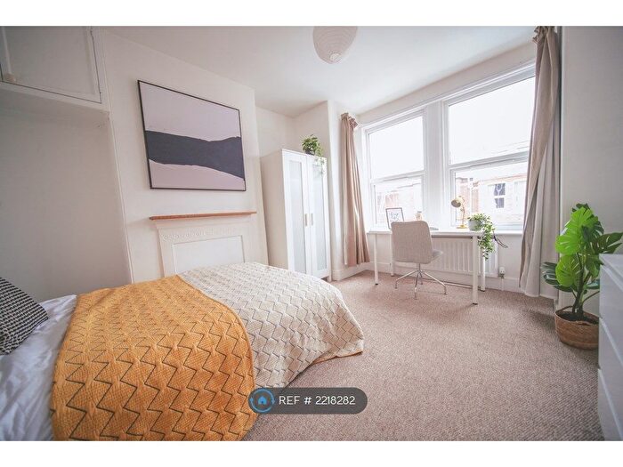 6 Bedroom Terraced House To Rent In Danes Road, Exeter, EX4