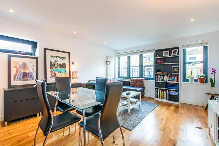 1 Bedroom Flat To Rent In Marmion Mews, Battersea, London, SW11