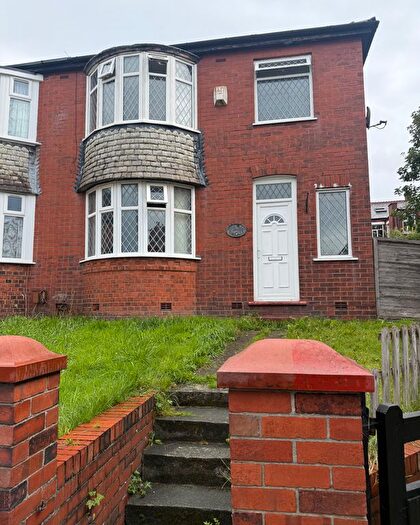 3 Bedroom Semi Detached House To Rent In Penrith Avenue, Oldham, OL8