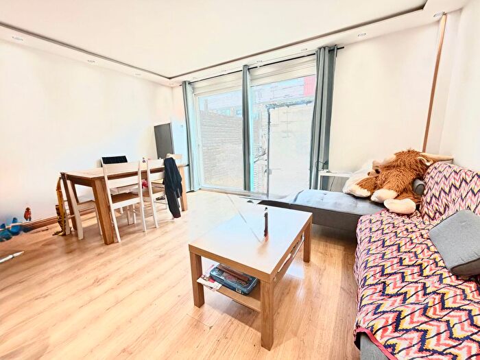 5 Bedroom Maisonette To Rent In Corporation Street, London, N7