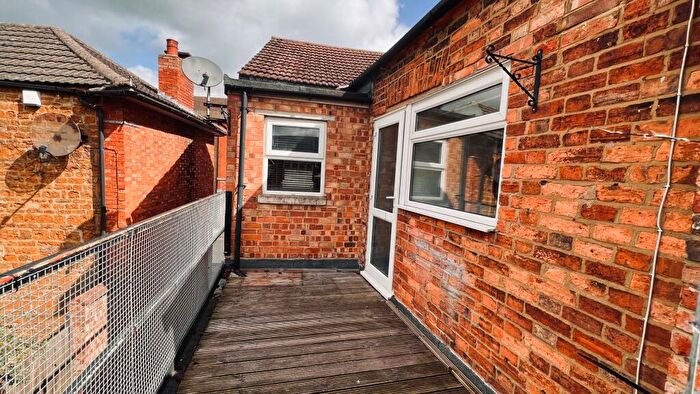2 Bedroom Flat To Rent In First Floor Apartment - Bridge Street, Rothwell, NN14