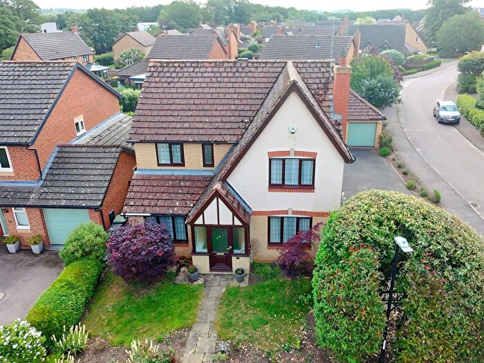4 Bedroom Detached House For Sale In Webb Close, Oundle, Peterborough, PE8