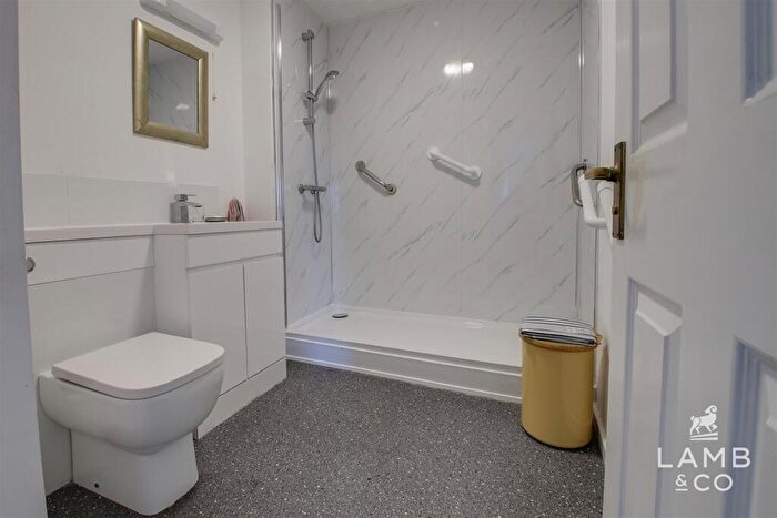 2 Bedroom Flat For Sale In Connaught Gardens East, Clacton-On-Sea, CO15