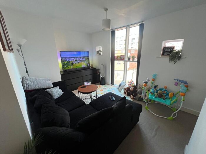 1 Bedroom Flat To Rent In Oceana Boulevard, Brinton Street, Southampton, SO14