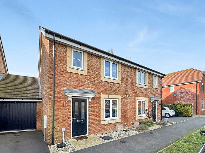 3 Bedroom Semi Detached House For Sale In Skylark Rise, Goring-By-Sea, BN12