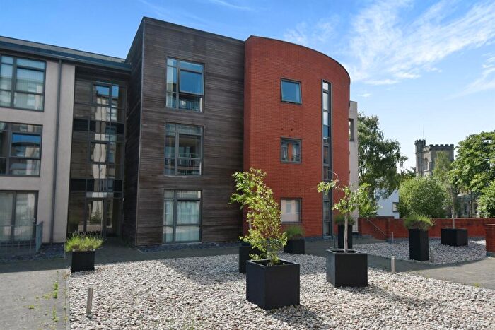 2 Bedroom Apartment To Rent In Greenslade House, Beeston, NG9