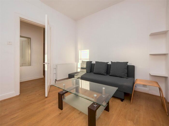 2 Bedroom Flat To Rent In East Crosscauseway, Edinburgh, EH8