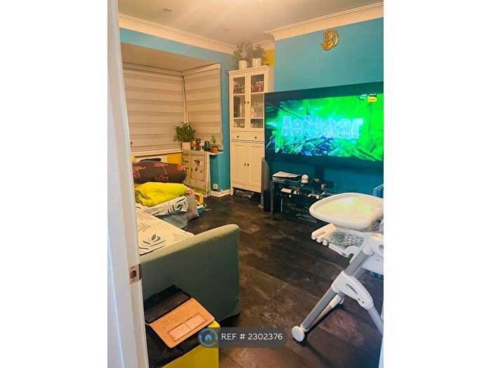 2 Bedroom Flat To Rent In Church Lane, Kingsbury, NW9