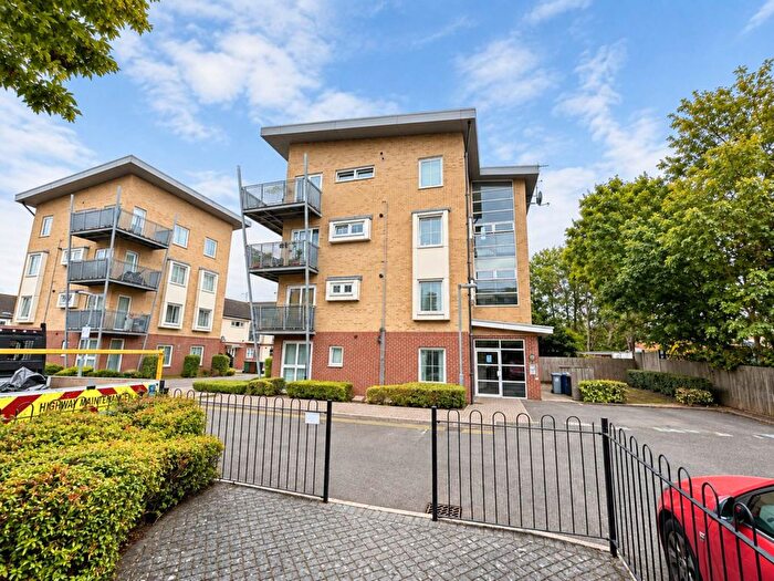 2 Bedroom Flat For Sale In Whitehall Close, Borehamwood, WD6