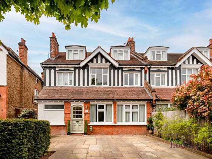 3 Bedroom Flat To Rent In Albany Crescent, Claygate, Esher, Surrey, KT10