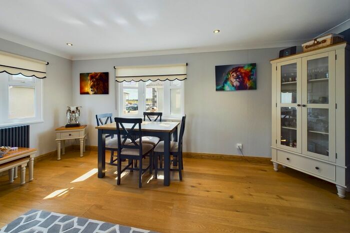 2 Bedroom Mobile/park Home For Sale In Rymer Court, Barnham, Thetford, IP24