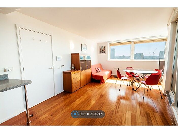 2 Bedroom Flat To Rent In Westminster Bridge Road, London, SE1