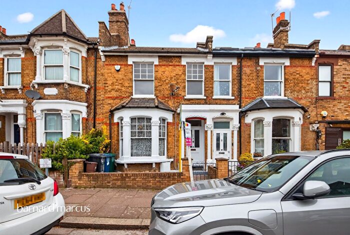 2 Bedroom Terraced House For Sale In Percy Road, London, N12