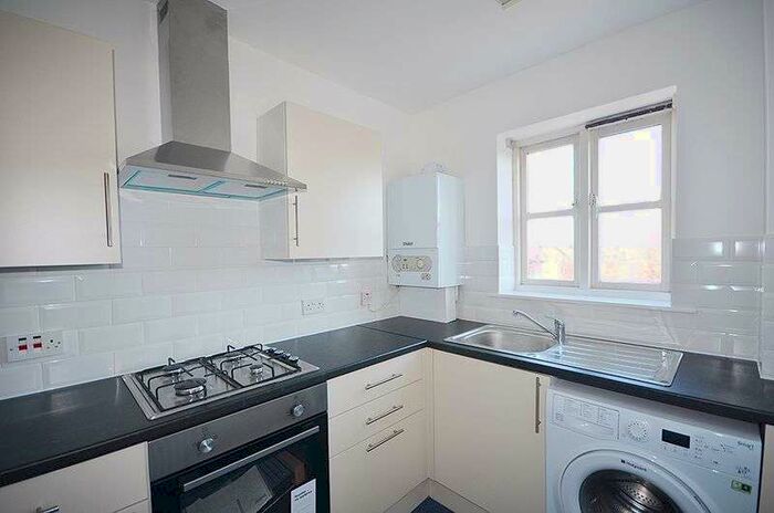 2 Bedroom Property To Rent In 64 Park Road, London, N8