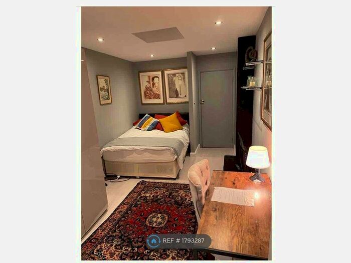 Studio To Rent In Manor House Drive, London, NW6