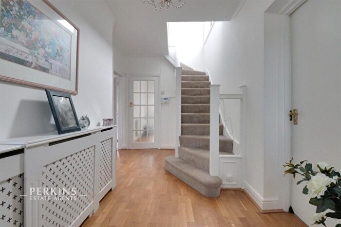 5 Bedroom Semi-Detached House To Rent In Wembley Park, HA9