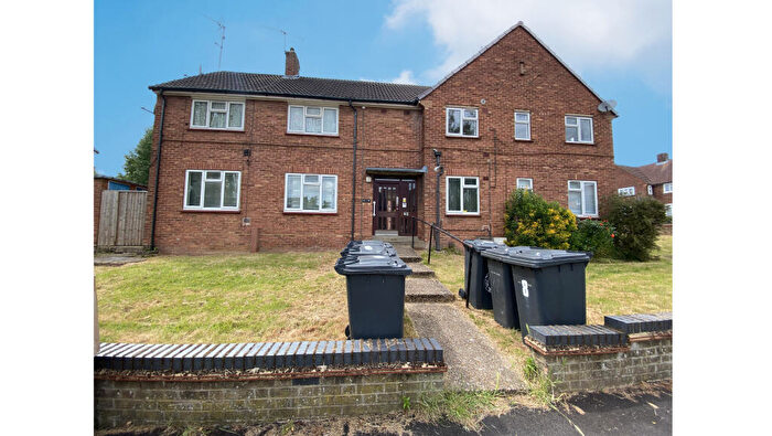 1 Bedroom Flat For Sale In Forbes Avenue, Potters Bar, Hertfordshire, EN6