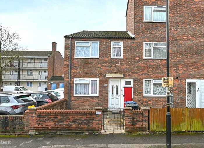 4 Bedroom Property For Sale In Farrier Road, Northolt, UB5