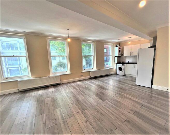 2 Bedroom Flat To Rent In Station Road, New Barnet, EN5