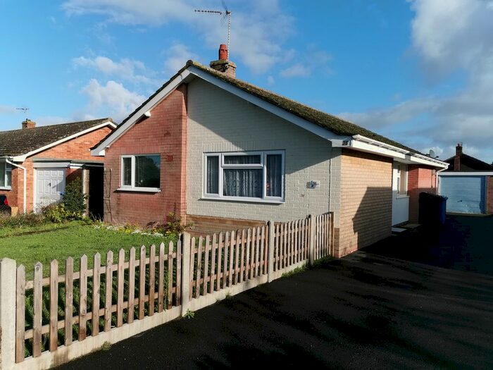3 Bedroom Bungalow To Rent In Highland Drive, Worlingham, Beccles, NR34