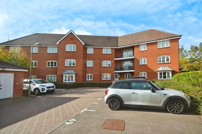 2 Bedroom Apartment For Sale In Tylehurst Drive, Redhill, RH1