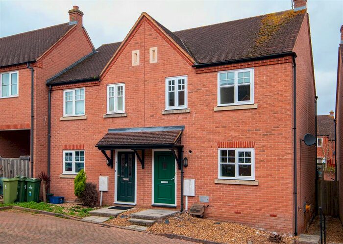 3 Bedroom Semi-Detached House To Rent In Rays Close, Bletchley, Milton Keynes, MK2