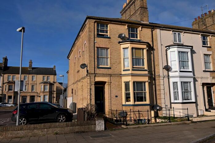 1 Bedroom Flat To Rent In Marine Parade, Lowestoft, NR33