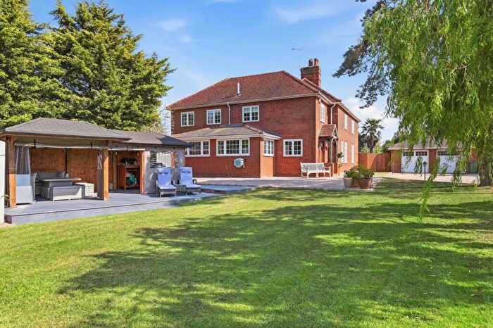 5 Bedroom Detached House For Sale In Chestnut Farm Drive, Althorne, CM3