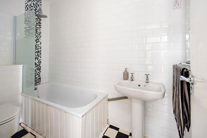 1 Bedroom Flat To Rent In Albion Works Studios, Sigdon Road, London, E8