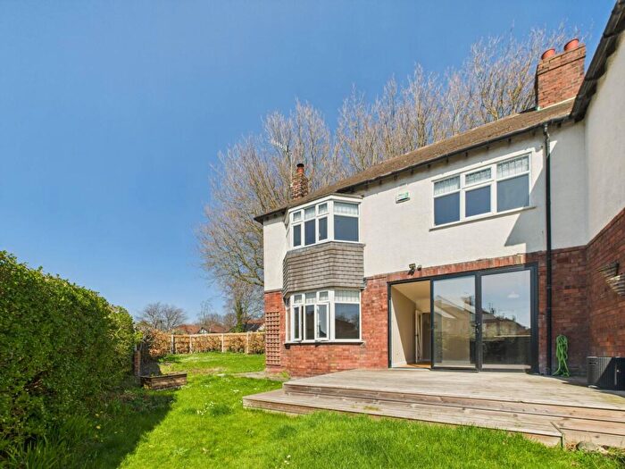 3 Bedroom Semi-Detached House To Rent In Darby Road, Grassendale, L19