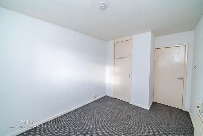 3 Bedroom Terraced House For Sale In Hadley Way, Walsall, WS2