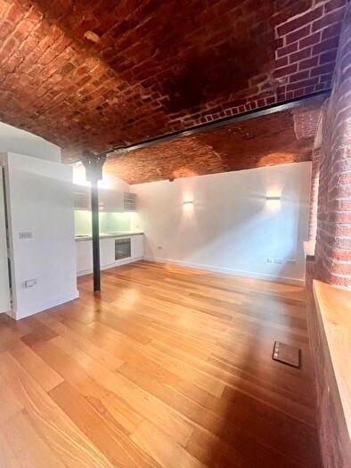 1 Bedroom Flat To Rent In Castle Street, Stalybridge, SK15