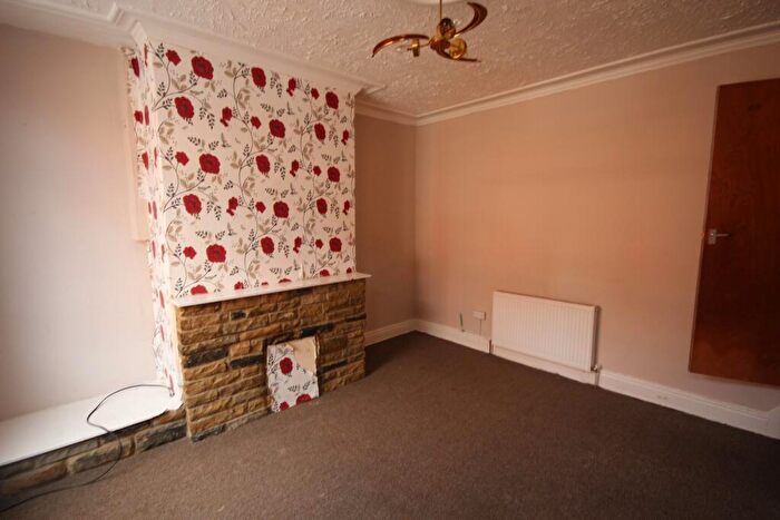 2 Bedroom Terraced House To Rent In Recreation Place, Leeds, LS11
