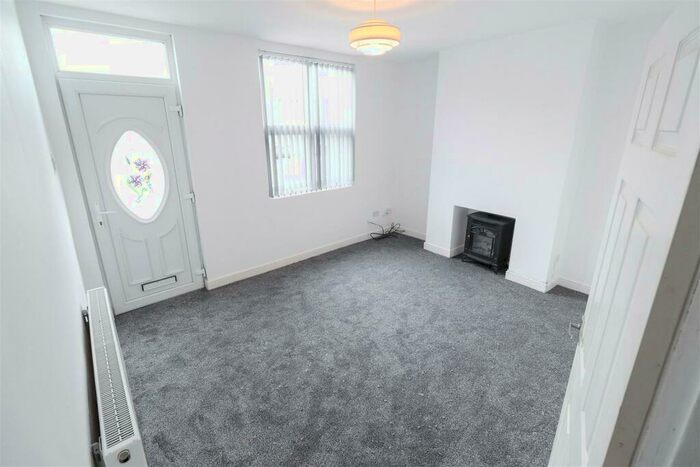 3 Bedroom Terraced House To Rent In Tomkinson Road, Nuneaton, CV10